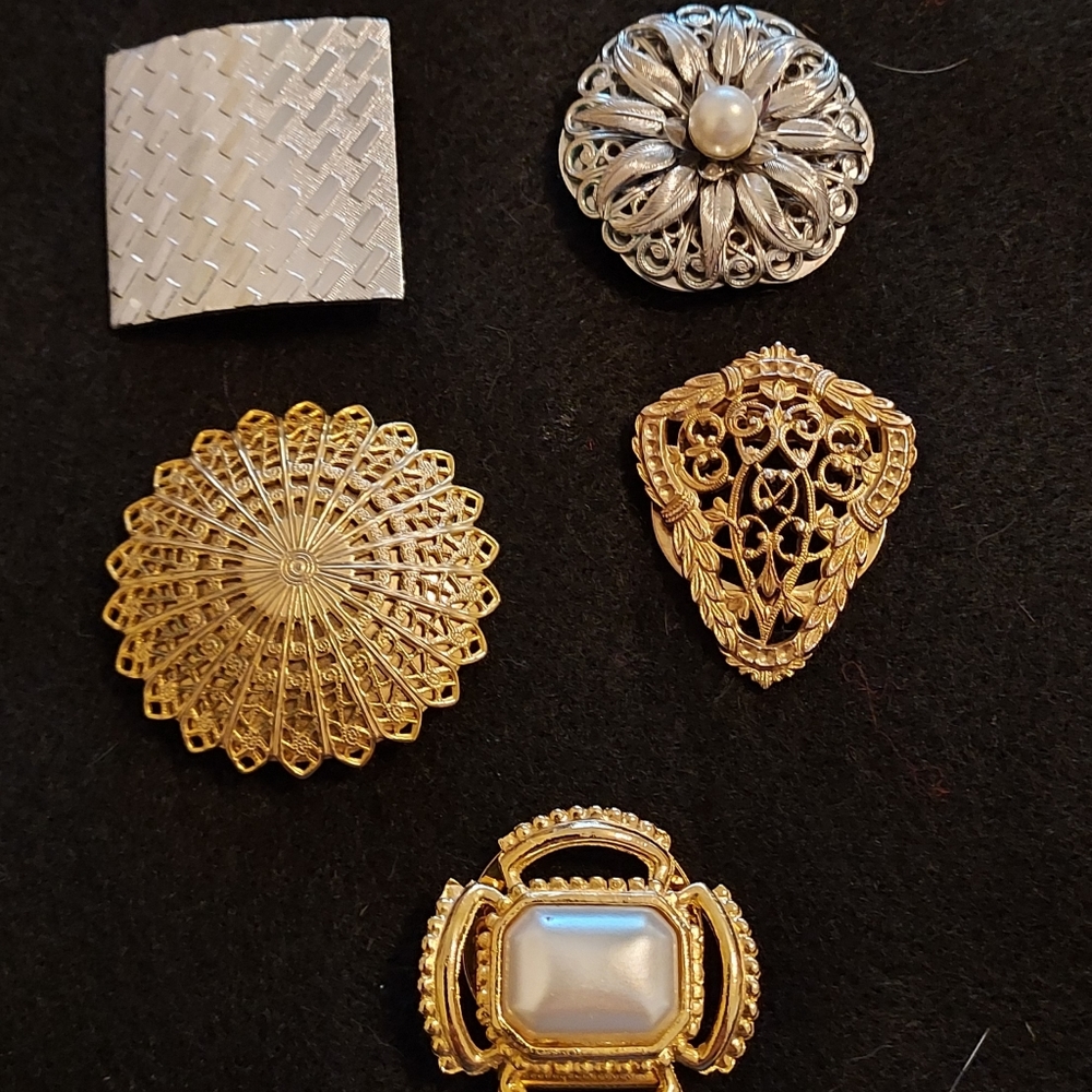 Five Scarf Clips